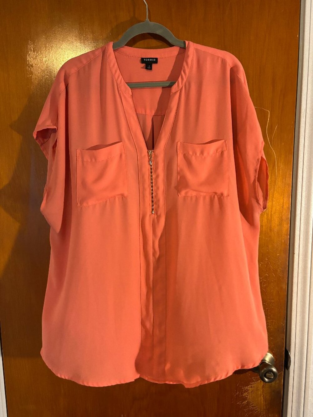 Torrid Coral Pink Gold Zip Front Utility Pocket Short Sleeve Blouse Size 2 / 2X